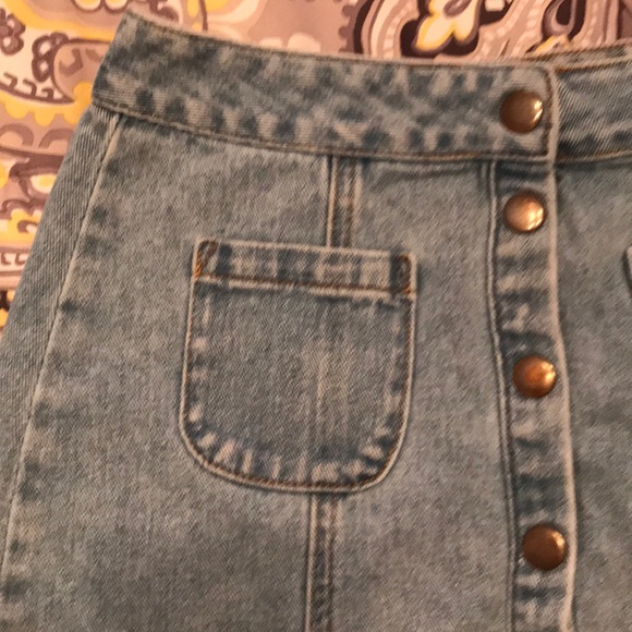 Denim button down skirt - Picture 3 of 5